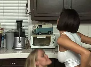 fixing disposal, muff diver grabs dildo for blonde tenant action