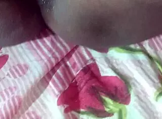 Amazing creampie masturbation by mature Indian woman!
