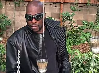 Teen Amateur Plays With Massive 10-Pounder Sucking And Getting Facial Cumshot