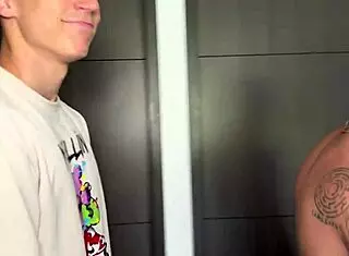 与年轻18+拉丁裔Brittany Taylor的群交