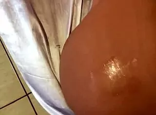 老公撞见老婆被巨屌猛干！