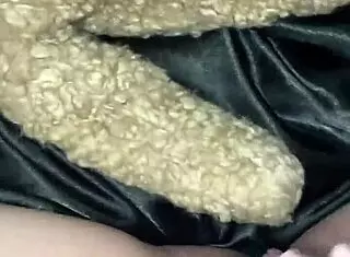 oh god, this tight pussy needs bbc now! squirt for me in los angeles!