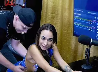 ruan shows dick to belinha, she drools