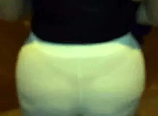 hey, i offered money to that mature venezuelan milf with big ass on the street to fuck