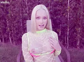 Slutty Vivian Lola toys with speculum and swallows four huge loads.