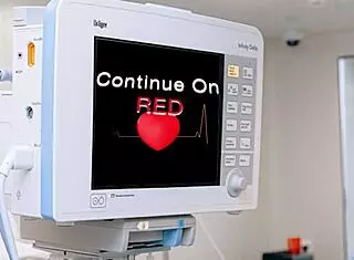 hey, she sucks doctor’s cock right in the hospital, wild amateur action