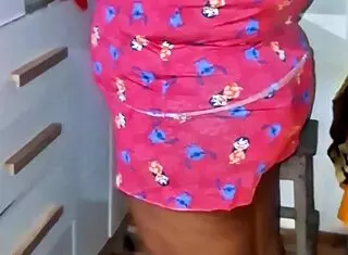 I am applying moisturizer while naked