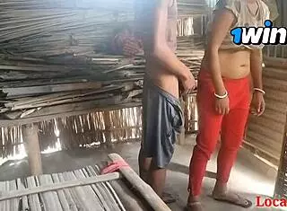Village wife outdoor bang, damn hot vid by localsex31!
