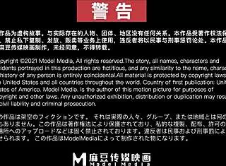 年轻18+白洁新婚4P爽翻天