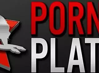 Blonde leya falcon dominates daisy ducatis asshole