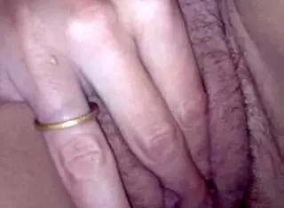 Katrina fingers her serena in solo session