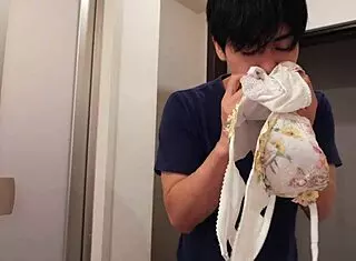 Hey, look at Saki Minami’s erotic body, she’s burning with desire for a wild ride!