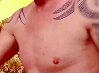 Chloe Cruize loves threesomes with double penetration in her holes.