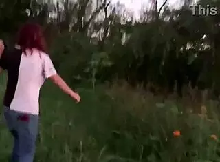 戴眼镜的小巧少女跨种族操大鸡巴