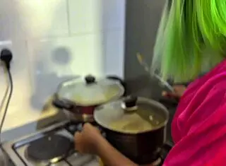 我让老婆的喷水淹了厨房