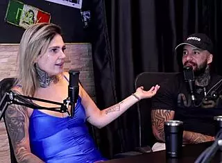 夫妻卖屁眼换钱带妹子回家疯狂三人行