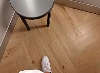 我在商场里发骚热起来