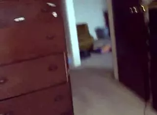 18岁无毛嫩妹被内射高潮