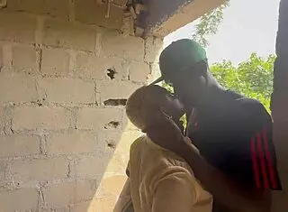 Amateur student sucks big cock in unfinished building for 70k