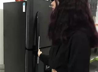 entro bien cachondo y me follo a la perra de mi hermanastra.