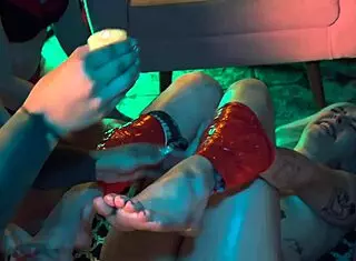 i love this kinky foot party with toes licked