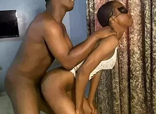 黑美女早上渴望后入，你懂的？