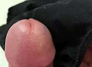 i put my dick on my girlfriend's dirty panties and feel the excitement