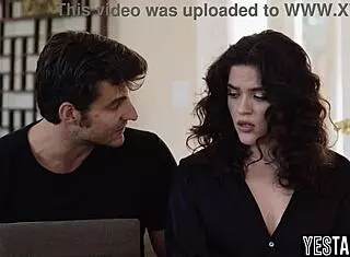 hung guy called by big ass latina milf for laptop fix