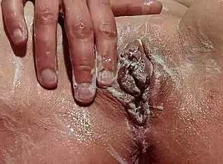 i shave my wet pussy in the bathroom