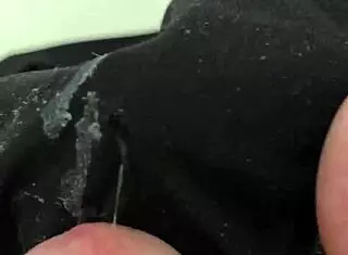 i put my dick on my girlfriend's dirty panties and feel the excitement