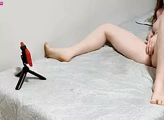 I love exibiting for men online when my cuckold husband leaves for work