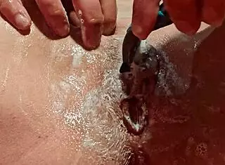 i shave my wet pussy in the bathroom