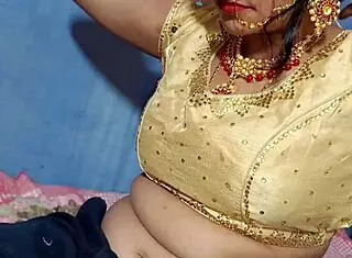 The most beautiful married bhabhi gives an amazing blowjob 😍