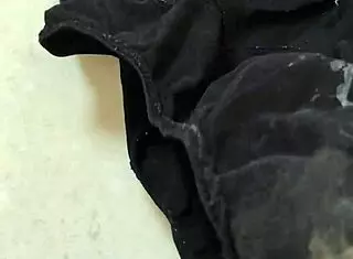 i put my dick on my girlfriend's dirty panties and feel the excitement