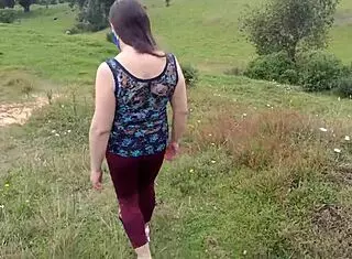 Pretty shaved pussy in leggings gets touched outdoors