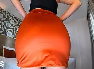 Minissaias safadas, wanna see the hottest latina butt changing skirts?
