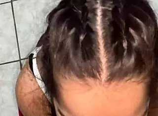 chupar o pau cheio de veias do wellington prado e deixar babado antes de meter!