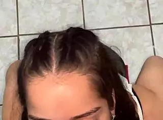 chupar o pau cheio de veias do wellington prado e deixar babado antes de meter!