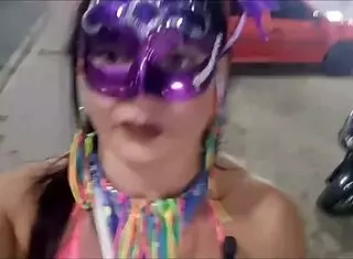 i flash my big clit in the car at carnival