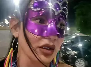 i flash my big clit in the car at carnival