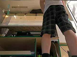 Hot babe's ass in pink skirt 😍