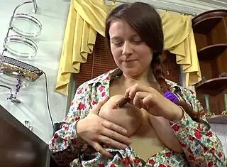 Stunning babe seduces me with hairy armpits