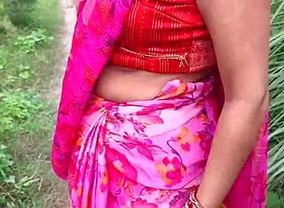 Desi Village Bhabhi Fucks Lover Boy in Outdoor Field Frenzy!