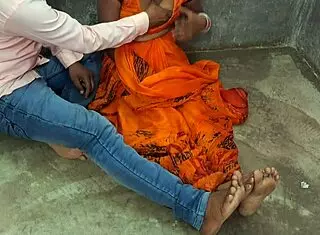 Indian Hot Bhabhi Fucks Tailor Master Passionately!