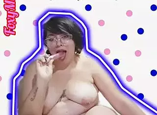 Beautiful Chubby Girl Moves Ass Seductively