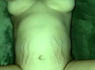 cumming on and in wife's pussy on the desk 😍 big ass milf action