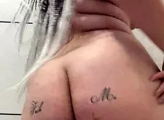 Brazilian babe shows pussy and ass in bath with glasses