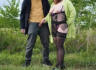 Risky outdoor fuck with random bitch involves flashing and handjob