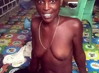 Crazy bitch twerks naked before using big dildo on ass and pussy