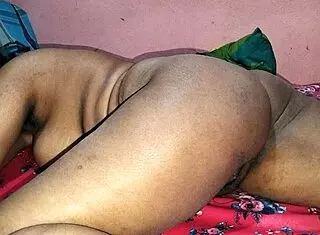 Desi woman has creamy pussy orgasm with dildo masturbation
